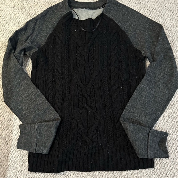 Lululemon size xs black and grey sweat top - Picture 1 of 2